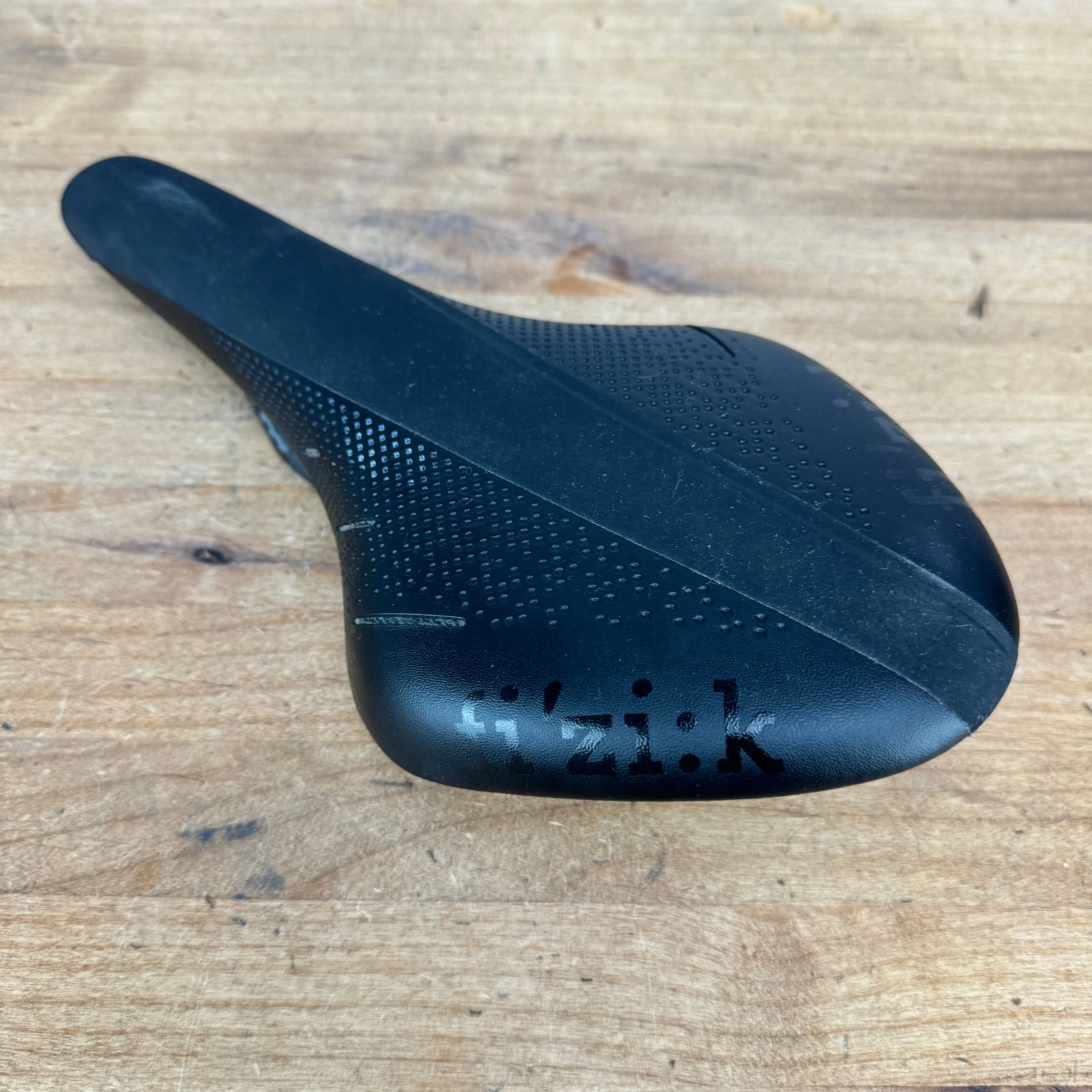 Fizik Arione R1 7x9mm Carbon Rails Large 140mm Bike Saddle 180g