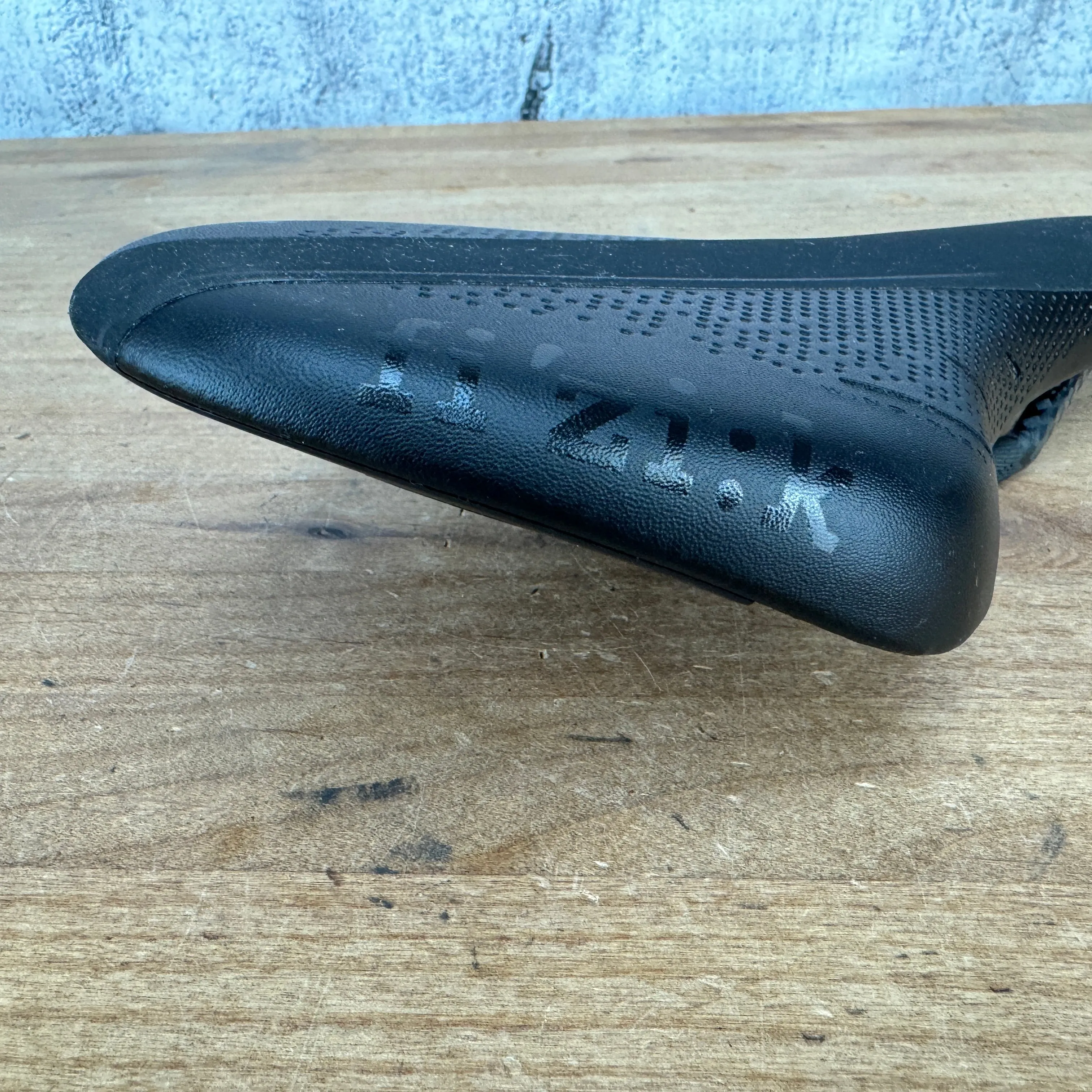 Fizik Arione R1 7x9mm Carbon Rails Large 140mm Bike Saddle 180g