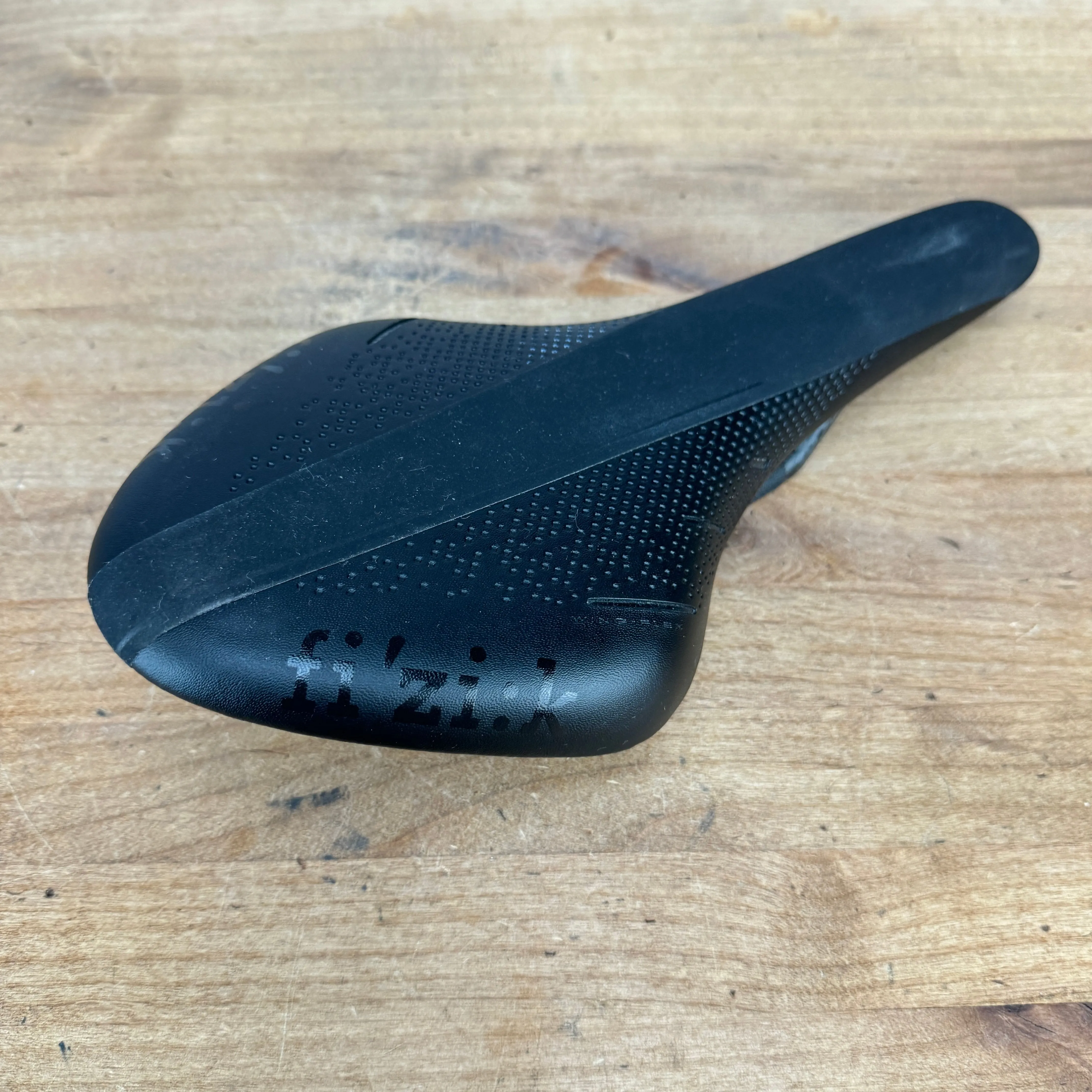 Fizik Arione R1 7x9mm Carbon Rails Large 140mm Bike Saddle 180g