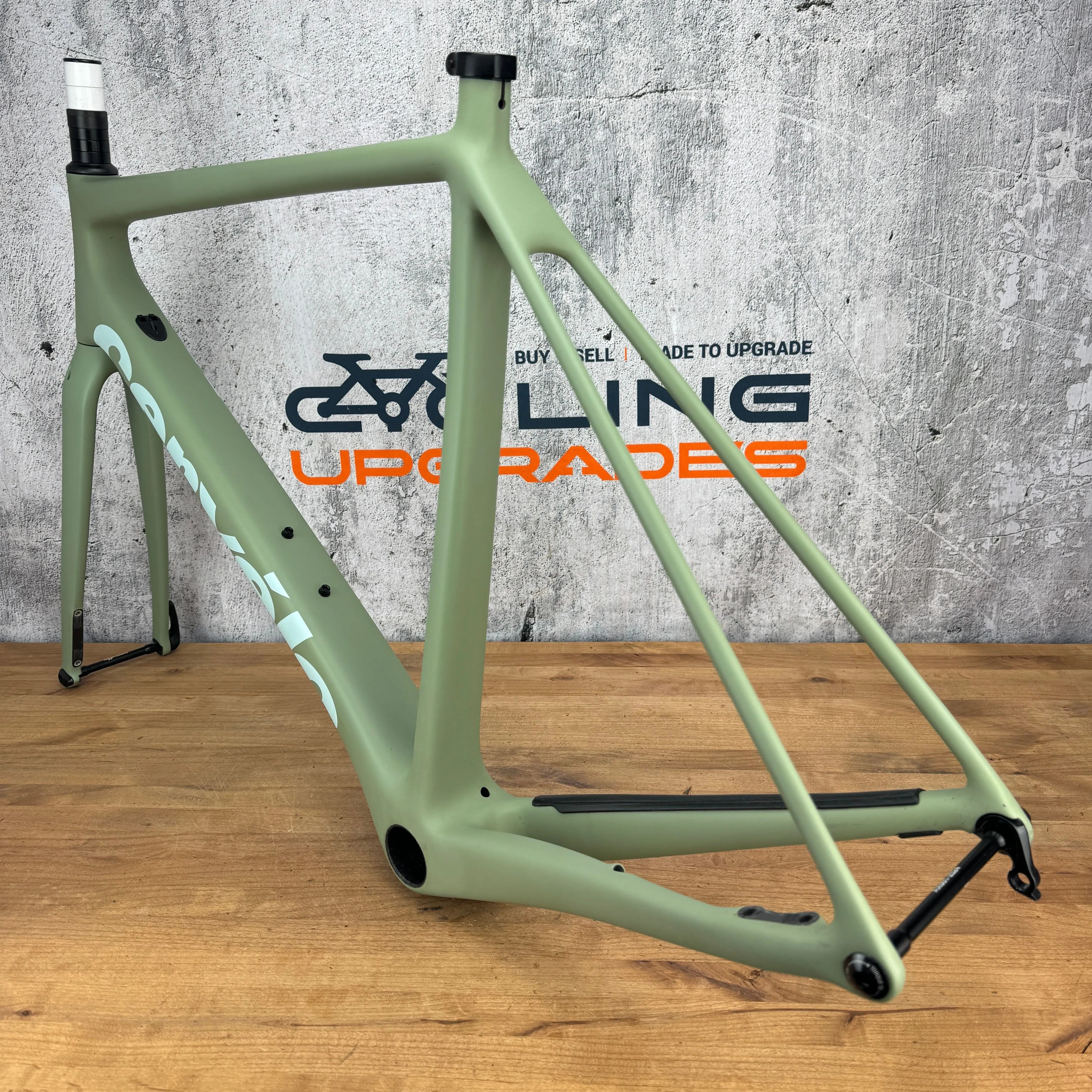 Low Mile! 2022 Cervelo R-Series 56cm Carbon Disc Frameset 700c Moss/Seafoam