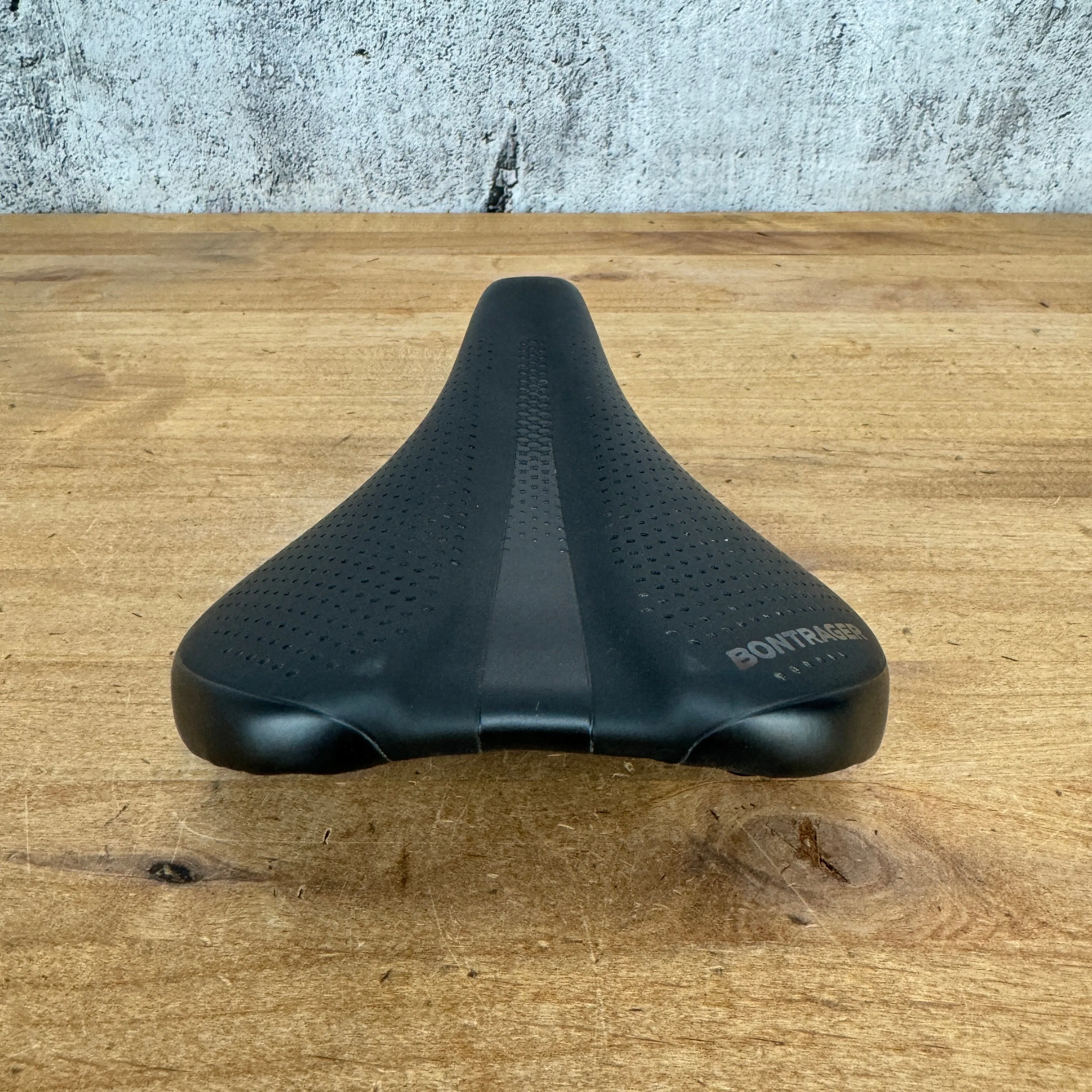 Low Mile! Bontrager Arvada Elite 138mm 7x7mm Austenite Rails Bike Saddle 238g