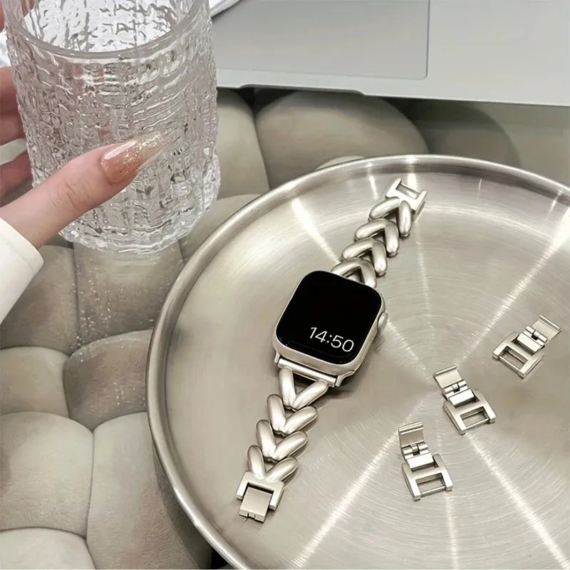 Luxury Love Heart Metal Strap For Apple Watch Band Ultra 44mm 45mm 41mm 40mm 49 Women Bracelet For iWatch Series 9 8 7 6 SE 5 3